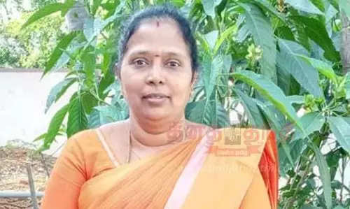 ரெயில் முன் பாய்ந்து அரசு பள்ளிதலைமை ஆசிரியர்  தற்கொலை