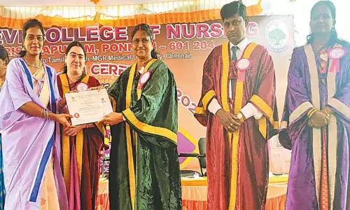 பொன்னேரி ஸ்ரீதேவி கல்லூரி பட்டமளிப்பு விழா