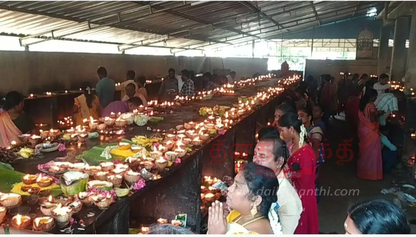 தேங்காய், பூசணிக்காய், பாகற்காய் தீபமிட்டு வழிபாடு தேங்காய், பூசணிக்காய், பாகற்காய் தீபமிட்டு வழிபாடு