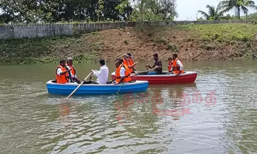 குற்றாலத்தில் படகு சவாரி தொடங்கியது