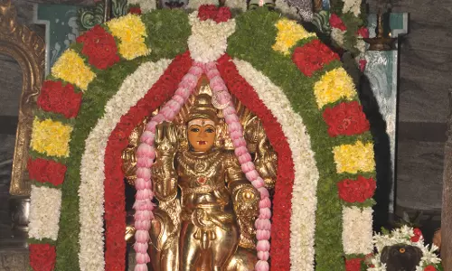 தேய்பிறை அஷ்டமியையொட்டிகாலபைரவர் கோவில்களில் சிறப்பு பூஜைதிரளான பக்தர்கள் சாமி தரிசனம்