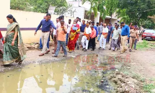 சாலைகளை முறையாக பராமரிக்க வேண்டும்
