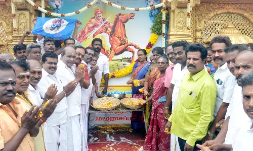 திண்டுக்கல்லில் அழகுமுத்துகோன் உருவப்படத்துக்கு மரியாதை திண்டுக்கல்லில் அழகுமுத்துகோன் உருவப்படத்துக்கு மரியாதை