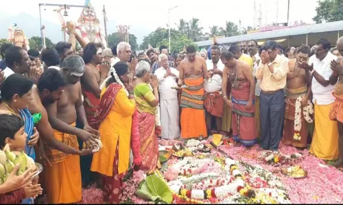 வனபத்ரகாளியம்மன் கோவிலில் குண்டம் கண் திறப்பு நிகழ்ச்சி