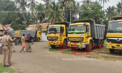 கேரளாவுக்கு அதிகளவில் கனிமவளங்கள் ஏற்றி சென்ற 6 லாரிகளுக்கு அபராதம் கேரளாவுக்கு அதிகளவில் கனிமவளங்கள் ஏற்றி சென்ற 6 லாரிகளுக்கு அபராதம்