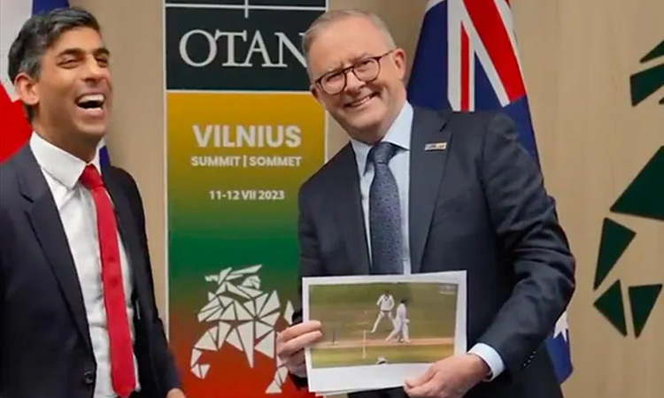 ஜானி பேர்ஸ்டோவ் ரன் அவுட் புகைப்படத்துடன் ஆஸி. பிரதமர் - சாண்ட் பேப்பரை நினைவு படுத்திய இங்கிலாந்து பிரதமர்