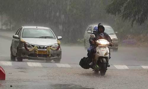 வேலூரில் பலத்த மழை