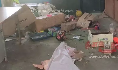 ஊஞ்சலூர் அருகே பரபரப்பு: அரசு பள்ளிக்கூடத்துக்குள் புகுந்து பொருட்களை சேதப்படுத்திய மர்மநபர்கள்