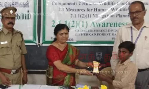 மாணவ-மாணவிகளுக்கு கட்டுரை போட்டி