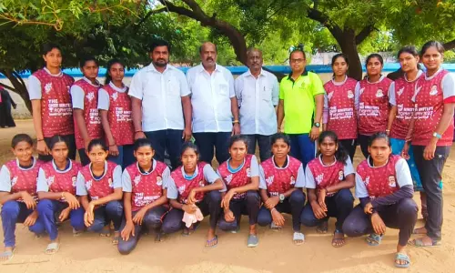 திருப்பூர் மாவட்டத்தை சேர்ந்த 18 வீராங்கனைகள் பங்கேற்பு