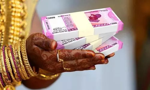 பெண்ணுக்கு வரதட்சணை கொடுமை:கணவர் உள்பட 12 பேர் மீது வழக்கு