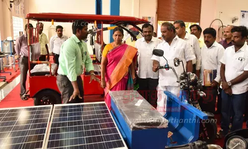 கடகத்தூர் அரசினர் தொழிற்பயிற்சி நிலையத்தில்ரூ.34.65 கோடியில், தொழில்  4.0 தொழில்நுட்ப மையம்காணொலி காட்சி மூலம் முதல்-அமைச்சர் திறந்து வைத்தார்