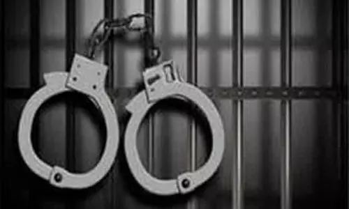 விபசாரத்தில் ஈடுபட்ட பெண்கள் உள்பட 4 பேர் கைது