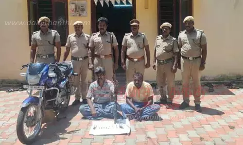 வனவிலங்குகளை வேட்டையாட முயன்ற 2 பேர் கைது வனவிலங்குகளை வேட்டையாட முயன்ற 2 பேர் கைது