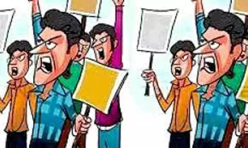 தூத்துக்குடியில் இந்திய ஜனநாயக வாலிபர் சங்கத்தினர் ஆர்ப்பாட்டம்