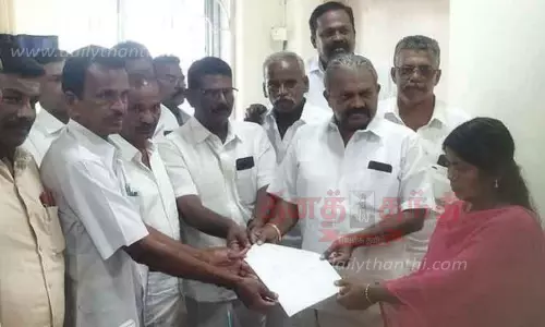 பாசனத்துக்கு கால்வாயில் தண்ணீர் திறக்க வேண்டும்; தாசில்தாரிடம், விவசாயிகள் மனு