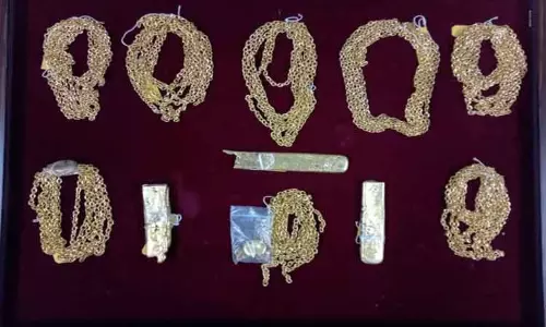 ஓடும் பஸ்சில் பெண்ணிடம் 14 பவுன் நகை திருட்டு