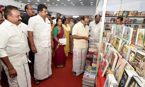 ஓசூர் மூக்கண்டபள்ளியில் 12-வது புத்தக கண்காட்சி அமைச்சர் அர.சக்கரபாணி தொடங்கி வைத்தார்