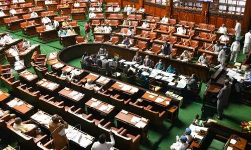 கர்நாடக சட்டசபையில் சரக்கு-சேவை வரி சட்டத்திருத்த மசோதா தாக்கல்