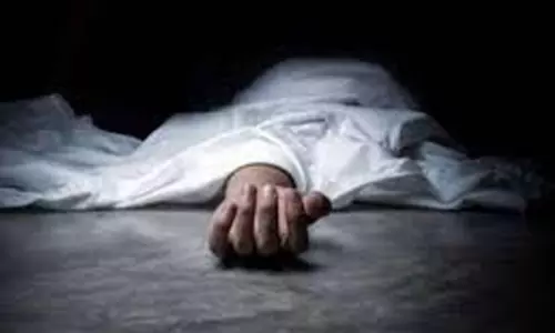 அடையாளம் தெரியாத நபர் மயங்கி விழுந்து சாவு அடையாளம் தெரியாத நபர் மயங்கி விழுந்து சாவு