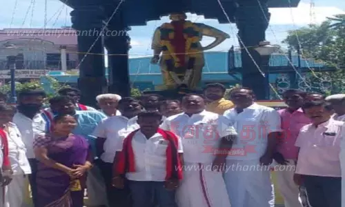 காமராஜர் சிலைக்கு சதன் திருமலைக்குமார் எம்.எல்.ஏ. மரியாதை காமராஜர் சிலைக்கு சதன் திருமலைக்குமார் எம்.எல்.ஏ. மரியாதை