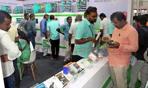 வேளாண் கண்காட்சியில் நவீன கருவிகள்