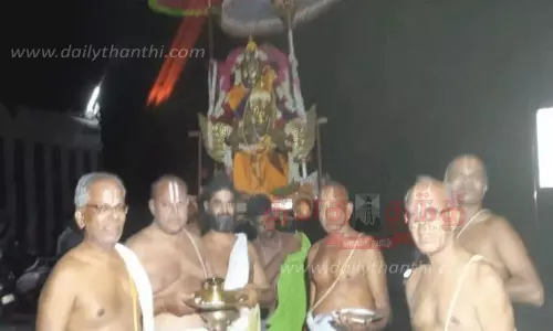 திருப்புளியங்குடி பெருமாள் கோவிலில் கருடசேவை திருப்புளியங்குடி பெருமாள் கோவிலில் கருடசேவை