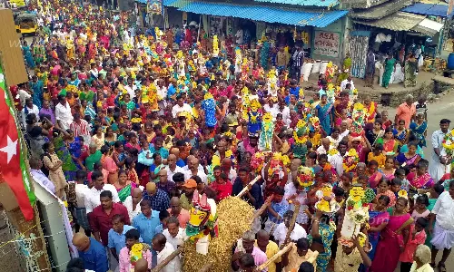 நிறைகுளத்து அய்யனார் கோவில் புரவி எடுப்பு விழா