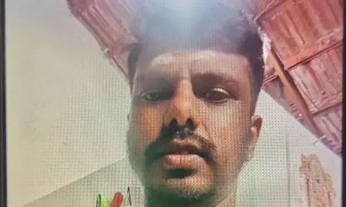 பனியன் நிறுவன தொழிலாளி வீட்டில் கியாஸ் சிலிண்டரை பற்ற வைத்து தற்கொலை