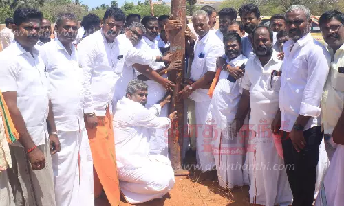 ராேமசுவரத்தில் பா.ஜனதா சார்பில் விழா மேடை அமைக்கும் பணி தொடங்கியது