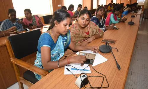 மகளிர் உரிமைத்தொகை விண்ணப்பம் பதிவு செய்ய தன்னார்வலர்களுக்கு பயிற்சி மகளிர் உரிமைத்தொகை விண்ணப்பம் பதிவு செய்ய தன்னார்வலர்களுக்கு பயிற்சி