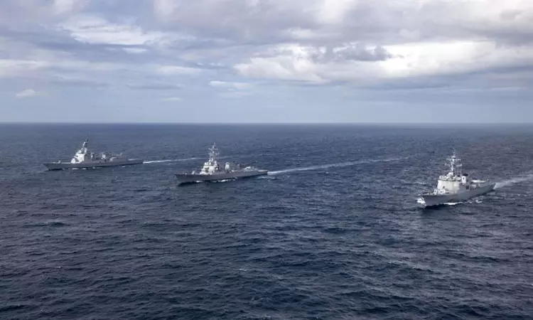 வடகொரியா அச்சுறுத்தல் காரணமாக ஜப்பான் கடல்பகுதியில் முத்தரப்பு போர்ப்பயிற்சி வடகொரியா அச்சுறுத்தல் காரணமாக ஜப்பான் கடல்பகுதியில் முத்தரப்பு போர்ப்பயிற்சி