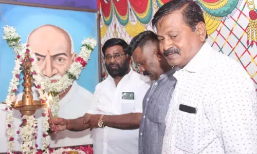 தாராவி காமராஜர் பள்ளியில் காமராஜர் பிறந்தநாளையொட்டி கலைப்போட்டி