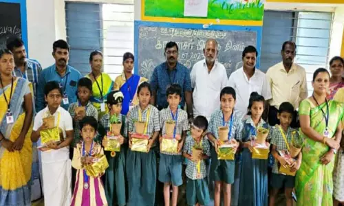 பொள்ளாச்சி அருகே அரசு பள்ளியில் கல்வி வளர்ச்சி நாள் கொண்டாட்டம்