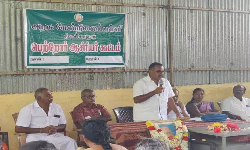 திவான்சாபுதூர் அரசு பள்ளியில் பெற்றோர் -ஆசிரியர் கூட்டம்