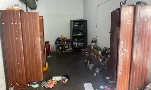 வீட்டின் பூட்டை உடைத்து 30 பவுன் நகை; ரூ.5லட்சம் திருட்டு