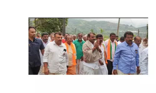 ஊட்டி, குன்னூர் ரெயில் நிலையங்களை மேம்படுத்த ரூ.20 கோடி ஒதுக்கீடு-மத்திய அமைச்சர் எல்.முருகன் தகவல்