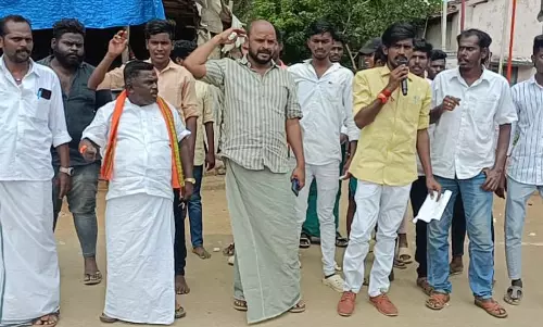 அறநிலையத்துறையை கண்டித்துஇந்து முன்னணியினர் தெருமுனை பிரசாரம் அறநிலையத்துறையை கண்டித்துஇந்து முன்னணியினர் தெருமுனை பிரசாரம்