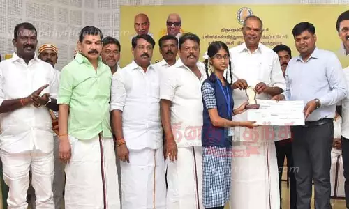 பள்ளி மாணவர்களுக்கு கையடக்க கணினி வழங்கும் திட்டம் விரைவில் தொடக்கம்; சபாநாயகர் அப்பாவு தகவல்