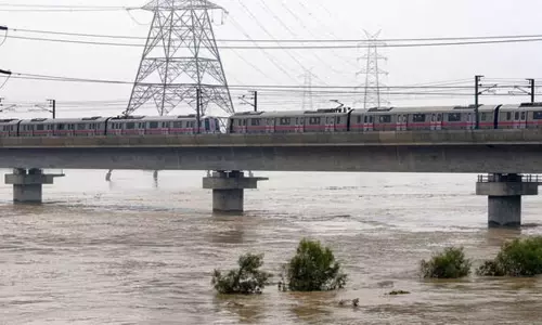வேகமாக குறையும் யமுனை ஆற்றின் நீர்மட்டம்: டெல்லியில் இயல்பு நிலை திரும்புகிறது