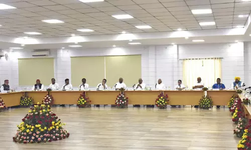 பா.ஜனதாவை வீழ்த்த தீவிரம்: பெங்களூருவில் இன்று எதிர்க்கட்சிகள் கூட்டம்..!