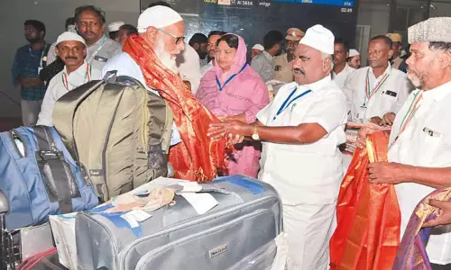 ஹஜ் புனித பயணம் முடிந்துn 150 பேருடன் முதல் விமானம் சென்னை வந்தது