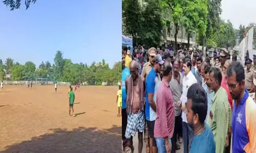 தியாகராயநகரில் மாநகராட்சி விளையாட்டு திடலில் டென்னிஸ் கூடம் அமைக்க எதிர்ப்பு; கிரிக்கெட் மட்டையுடன் இளைஞர்கள் போராட்டம்