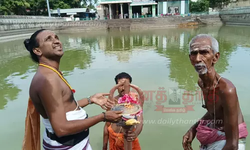 சுவேதாரண்யேஸ்வரர் கோவிலில் தீர்த்தவாரி சுவேதாரண்யேஸ்வரர் கோவிலில் தீர்த்தவாரி