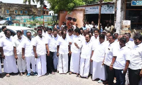 அமைச்சர் பொன்முடி வீட்டில் சோதனை:தி.மு.க.வினர் சாலை மறியல் செய்ய முயன்றதால் பரபரப்பு