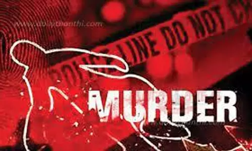 ரத்த காயங்களுடன் பிணமாக கிடந்த வாலிபர்-கொலையா? ரத்த காயங்களுடன் பிணமாக கிடந்த வாலிபர்-கொலையா?