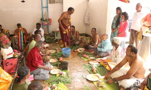 ஆடி அமாவாசையையொட்டி முன்னோர்களுக்கு தர்ப்பணம்