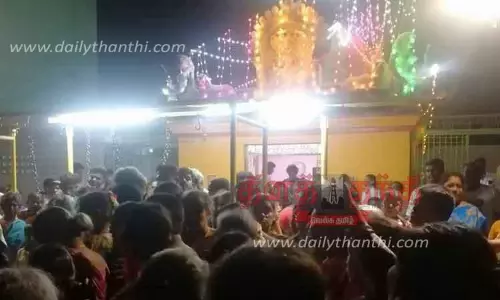 அங்காளம்மன் கோவிலில் அமாவாசை ஊஞ்சல் உற்சவம் அங்காளம்மன் கோவிலில் அமாவாசை ஊஞ்சல் உற்சவம்
