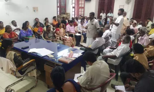 கால்வாய் சீரமைப்பு பணிகள் தாமதம்:பாசனத்திற்கு தண்ணீர் வழங்குவதில் சிக்கல்-முறையீட்டுக்குழு  கூட்டத்தில்  விவசாயிகள் புகார்