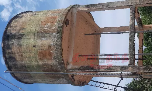 ஆபத்தான மேல்நிலை நீர்த்தேக்கதொட்டி அகற்றப்படுமா? ஆபத்தான மேல்நிலை நீர்த்தேக்கதொட்டி அகற்றப்படுமா?